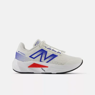 New Balance Little Kid’s Bungee FuelCell Propel v5 – Lightweight sneaker with bungee laces, hook-and-loop strap, FuelCell cushioning, and breathable mesh upper for active kids.